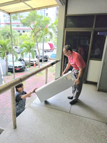 สหกรณ์ออมทรัพย์พระจอมเกล้าพระนครเหนือ จำกัด ได้บริจาคครุภัณฑ์ให้แก่วัดสวนแก้ว เมื่อวันอังคารที่ 1 กรกฎาคม 2568