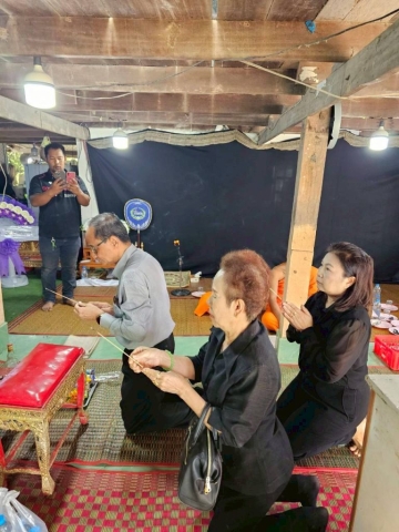 มอบสวัสดิการ และร่วมเป็นเจ้าภาพงานสวดพระอภิธรรมศพ นางสนิท พวงสมบัติ ถึงแก่กรรม มารดาของ นางอรุณศรี สระบัว วันพุธที่ 24 ธันวาคม 2568